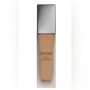 DOUCCE Cache Creme Satin Foundation ( YD11 ) NIB